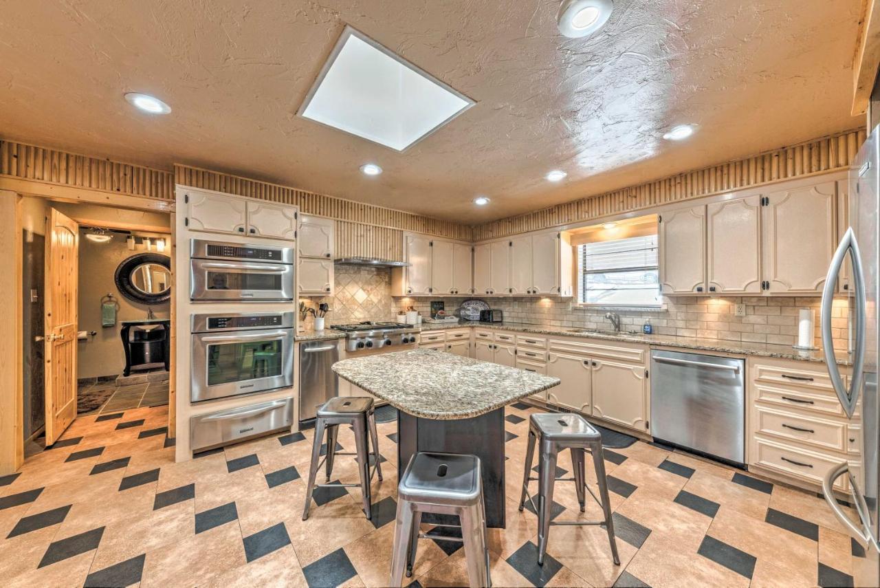 Spacious Ruidoso Home With Hot Tub And Fireplaces Εξωτερικό φωτογραφία